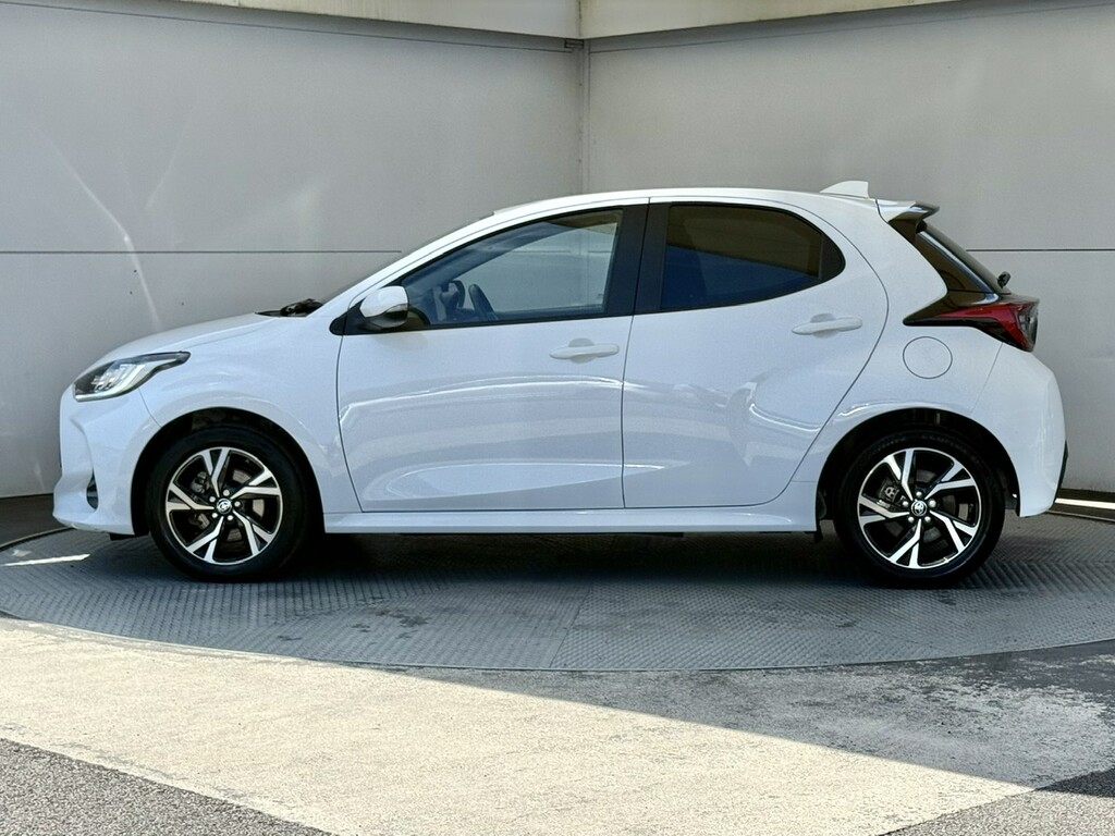 Toyota Yaris 1.5 Vvt-h Design Hatchback Hybrid E-cvt 11 CP24DLV White #5