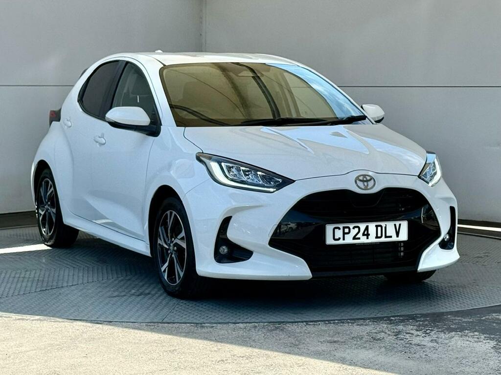 Toyota Yaris 1.5 Vvt-h Design Hatchback Hybrid E-cvt 11 CP24DLV White #2