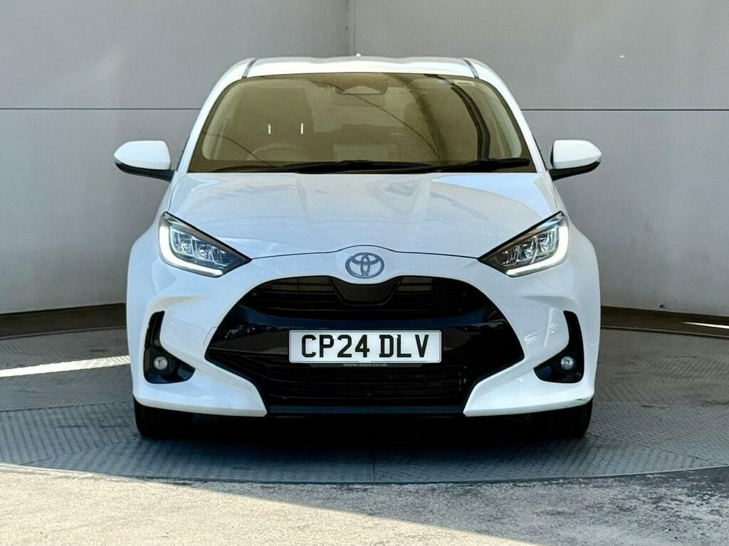 Toyota Yaris 1.5 Vvt-h Design Hatchback Hybrid E-cvt 11 CP24DLV White #3