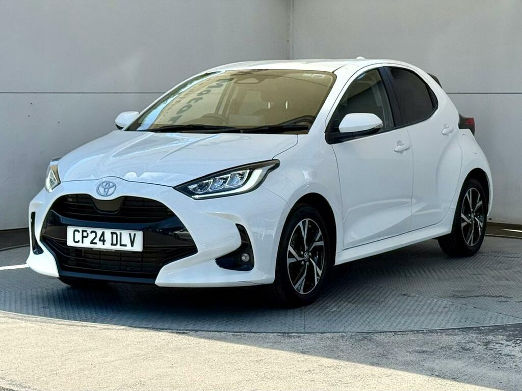 Toyota Yaris 1.5 Vvt-h Design Hatchback Hybrid E-cvt 11 CP24DLV White #4