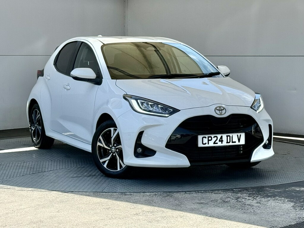 Toyota Yaris 1.5 Vvt-h Design Hatchback Hybrid E-cvt 11 White