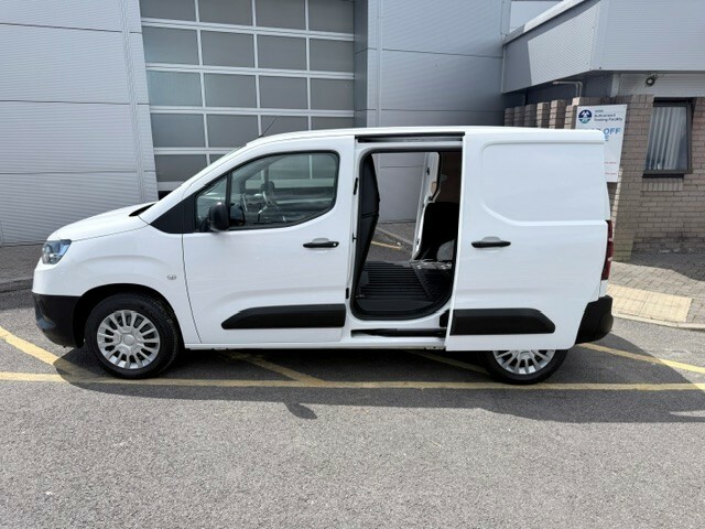 Toyota Proace City 1.5D 75 Active Van White #10