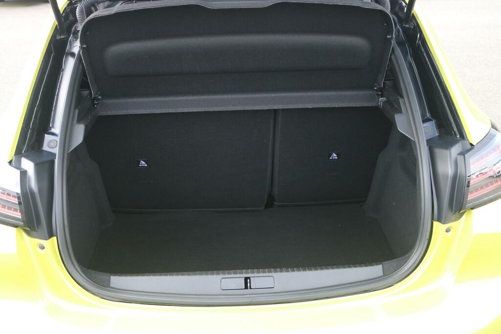 Peugeot e-208 50Kwh Gt 7.4Kw Charger Grey #21