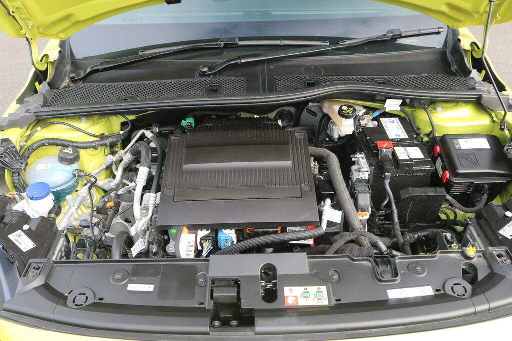 Peugeot e-208 50Kwh Gt 7.4Kw Charger Grey #23