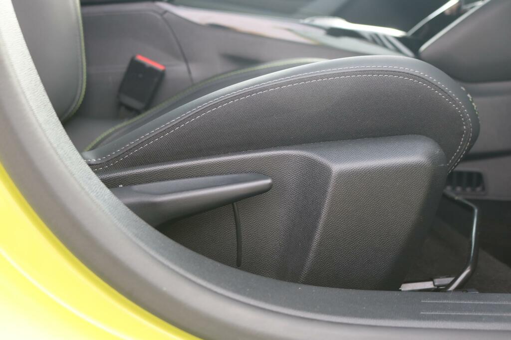 Peugeot e-208 50Kwh Gt 7.4Kw Charger Grey #11