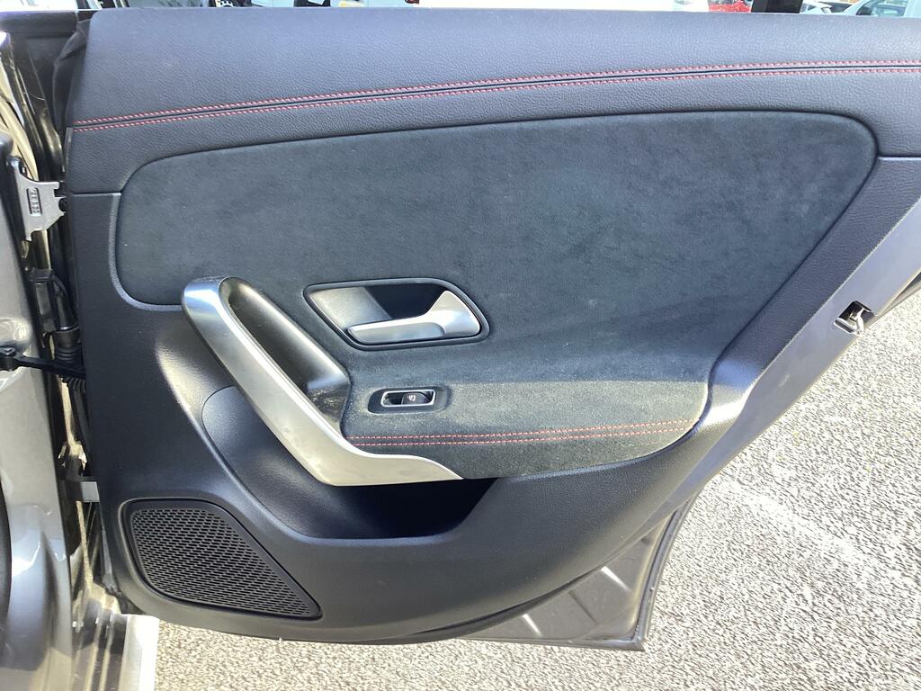 Mercedes-Benz CLA Class 180 Cpe 1.3 136 Amg Line Premium Au Black #30
