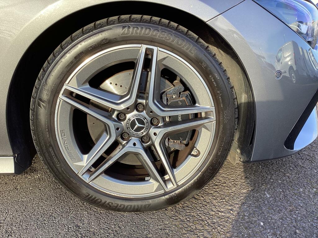 Mercedes-Benz CLA Class 180 Cpe 1.3 136 Amg Line Premium Au Black #43