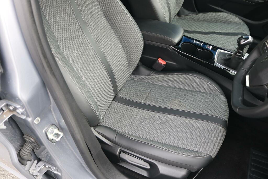 Peugeot 208 Peugeot 208 Special Edi 1.2 Grey #10