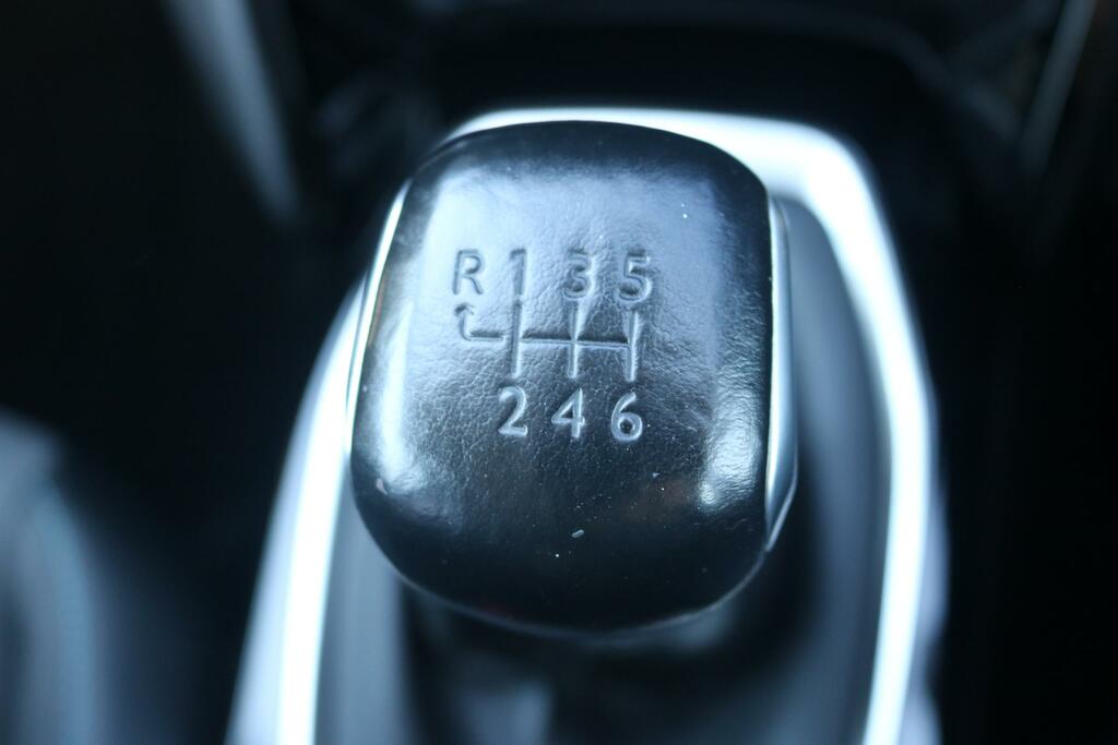 Peugeot 208 1.2 Puretech Allure Premium Eat Euro 6 Ss #19
