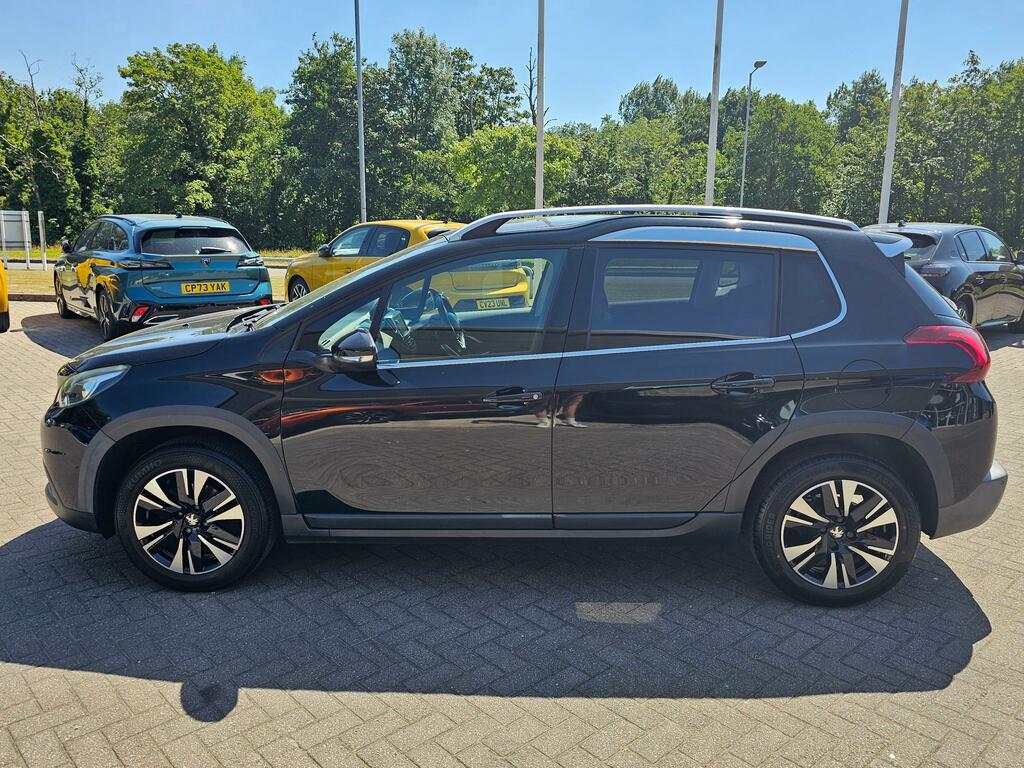 Peugeot 2008 1.2 Puretech Allure Premium Suv CP18VVC Black #4