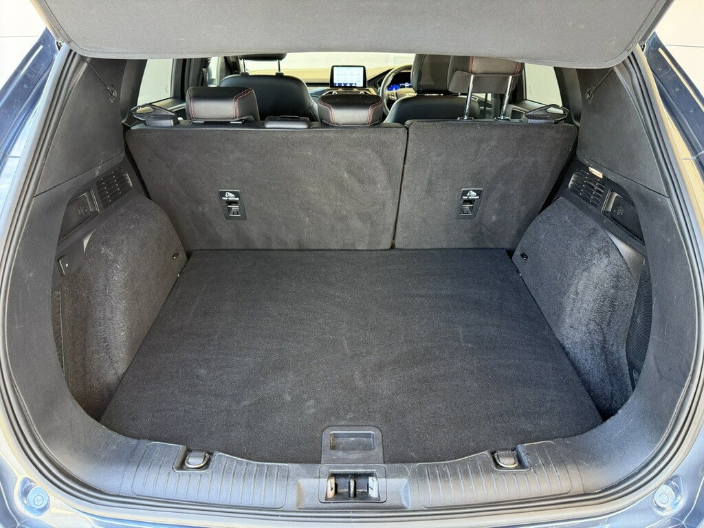 Ford Kuga Hatchback Silver #10