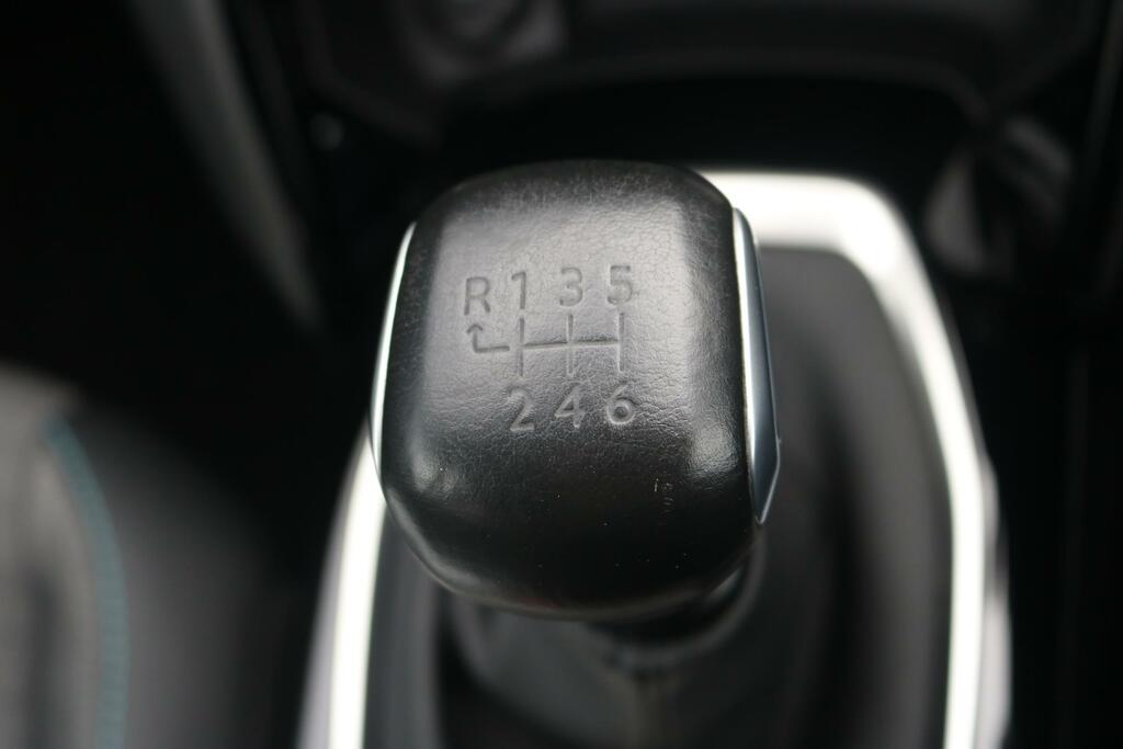 Peugeot 208 208 Active Premium Puretech Ss Black #18