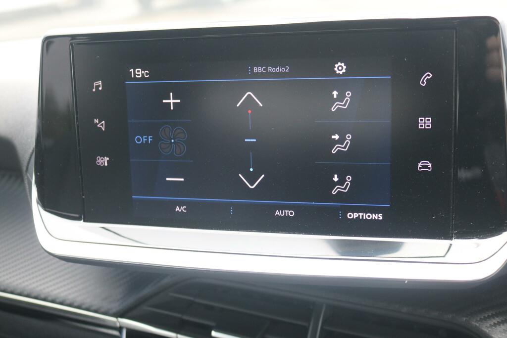 Peugeot 208 208 Active Premium Puretech Ss Black #17
