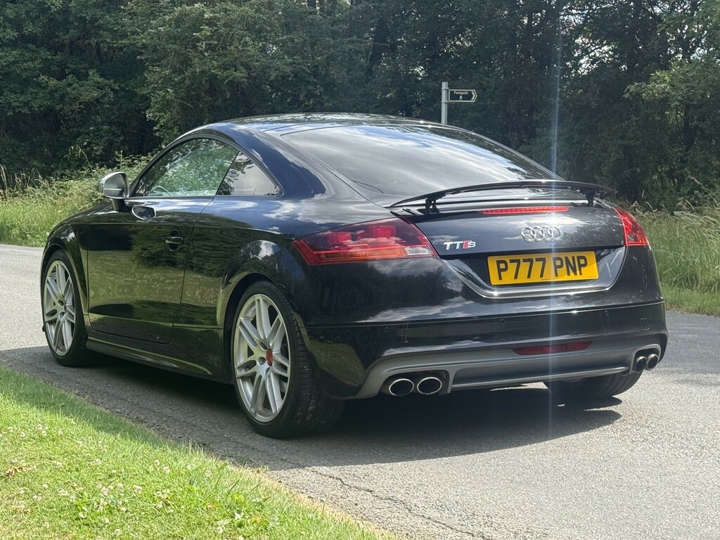 Audi TTS 2.0 Tfsi Black Edition Black #4