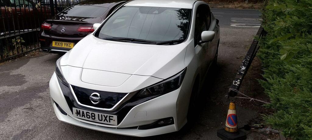 Nissan Leaf Hatchback White