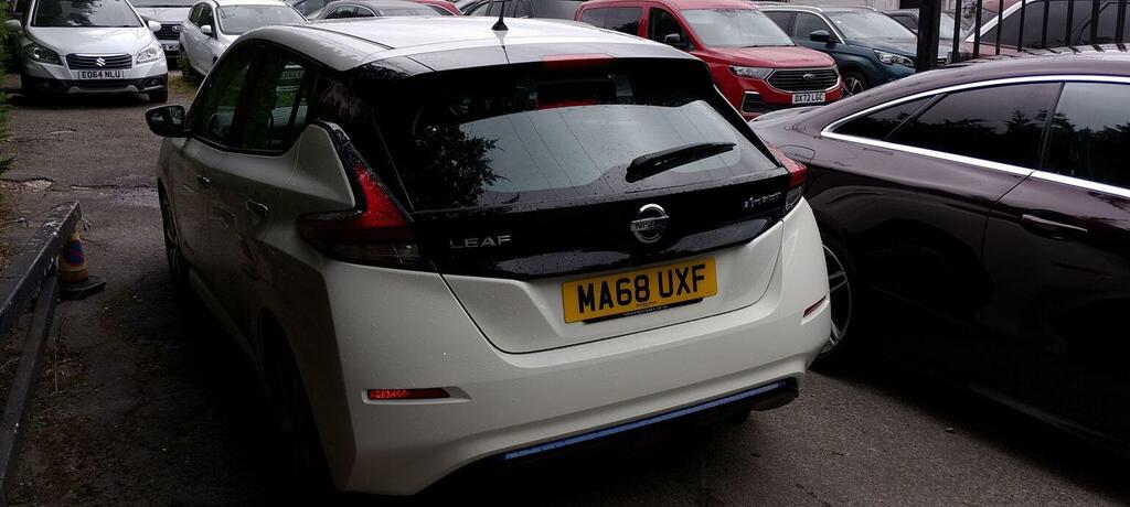 Nissan Leaf Hatchback White #4