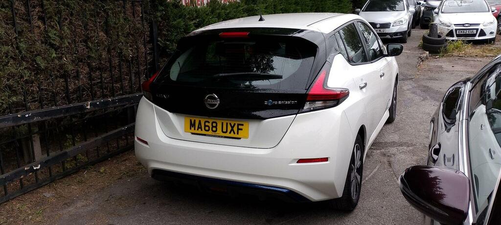 Nissan Leaf Hatchback White #3