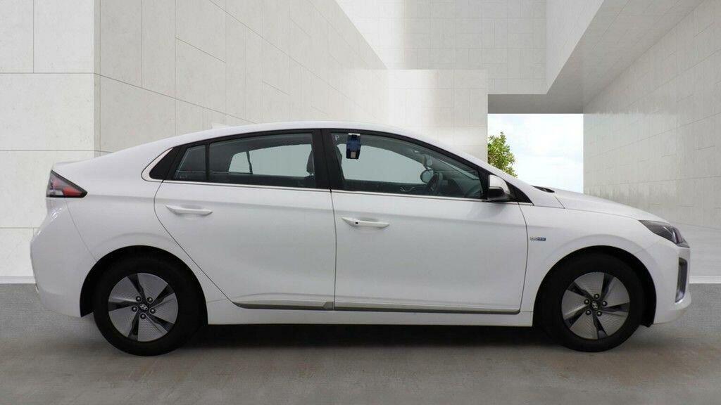 Hyundai Ioniq 1.6 H-gdi Premium Dct Euro 6 Ss White #6