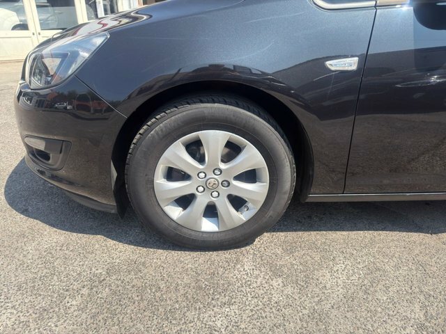 Vauxhall Astra 1.6I Design Sports Tourer Euro 6 Black #2