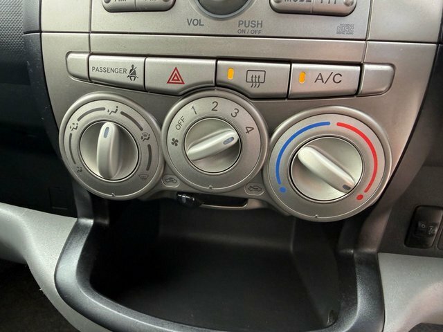 Daihatsu Sirion 1.0 S Hatchback Gold #11
