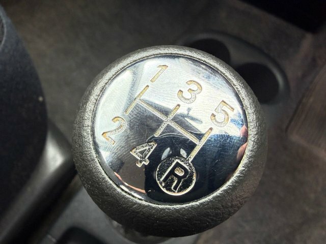 Daihatsu Sirion 1.0 S Hatchback Gold #13