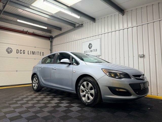 Vauxhall Astra Design Hatchback Silver