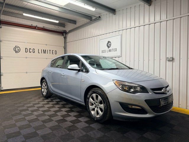 Vauxhall Astra Design Hatchback YT65LKO Silver #4