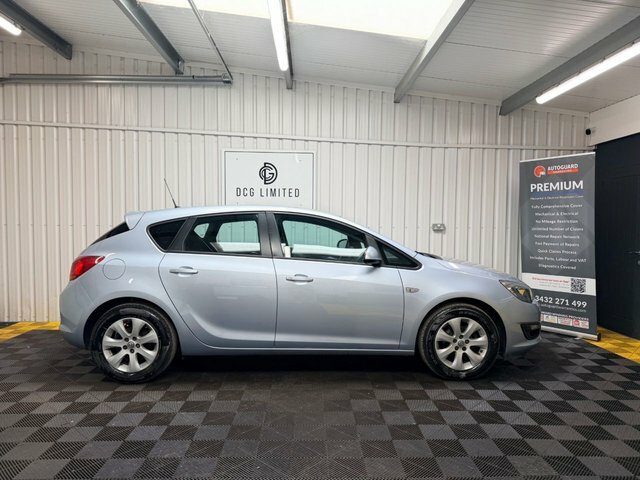 Vauxhall Astra Design Hatchback YT65LKO Silver #5