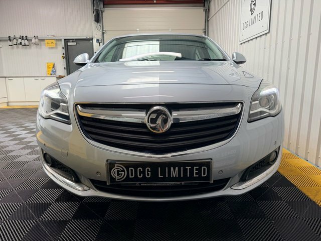 Vauxhall Insignia 16V Design Nav Hatchback Silver #2