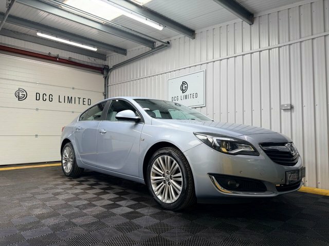 Vauxhall Insignia 16V Design Nav Hatchback Silver