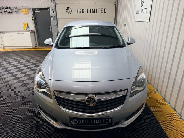 Vauxhall Insignia 16V Design Nav Hatchback Silver #3