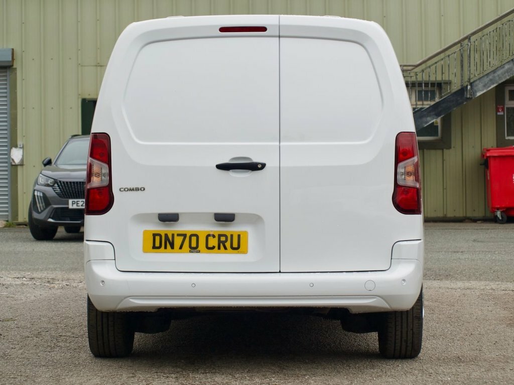 Vauxhall Combo 1.5L Sportive White #3