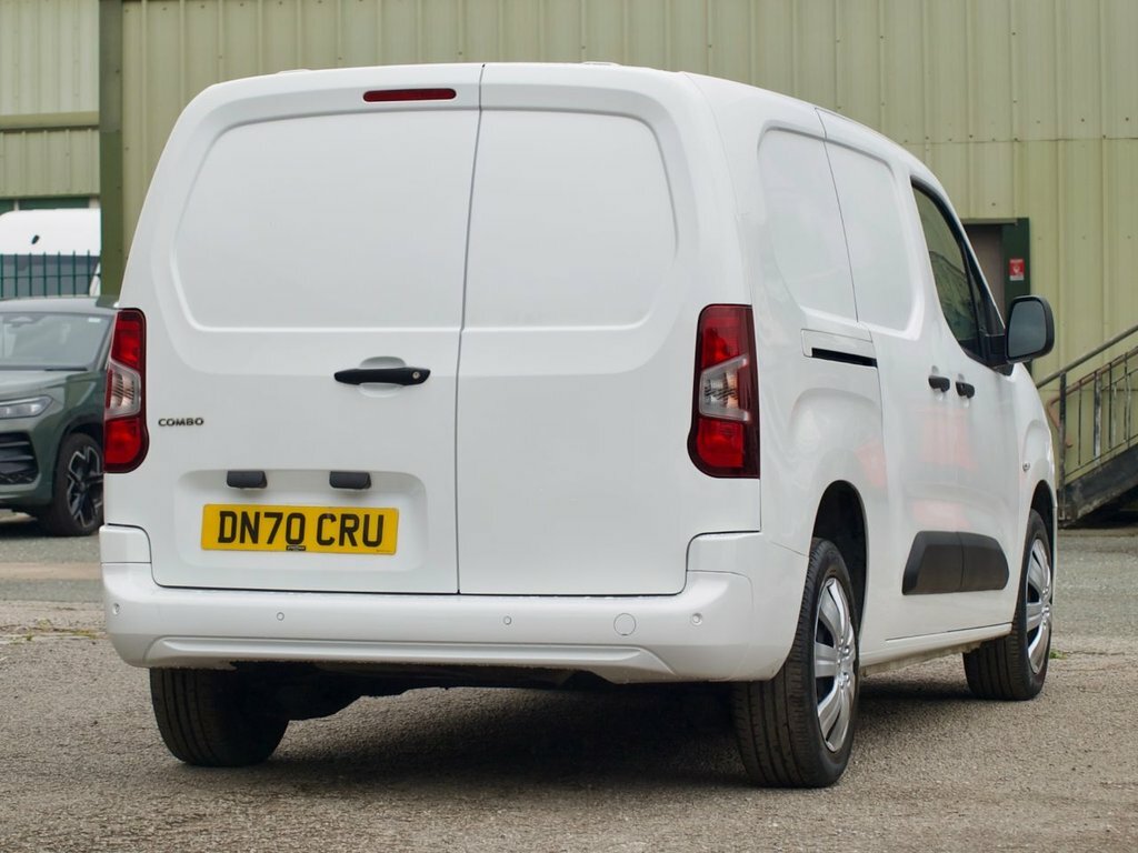 Vauxhall Combo 1.5L Sportive White #4