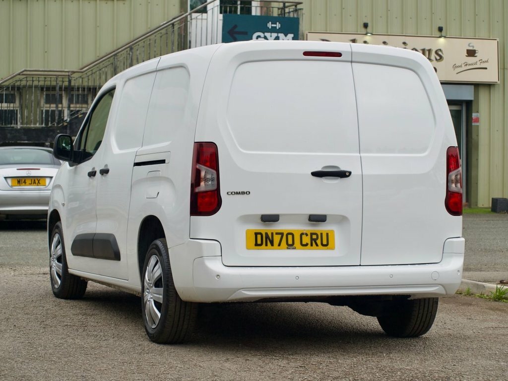 Vauxhall Combo 1.5L Sportive White #2