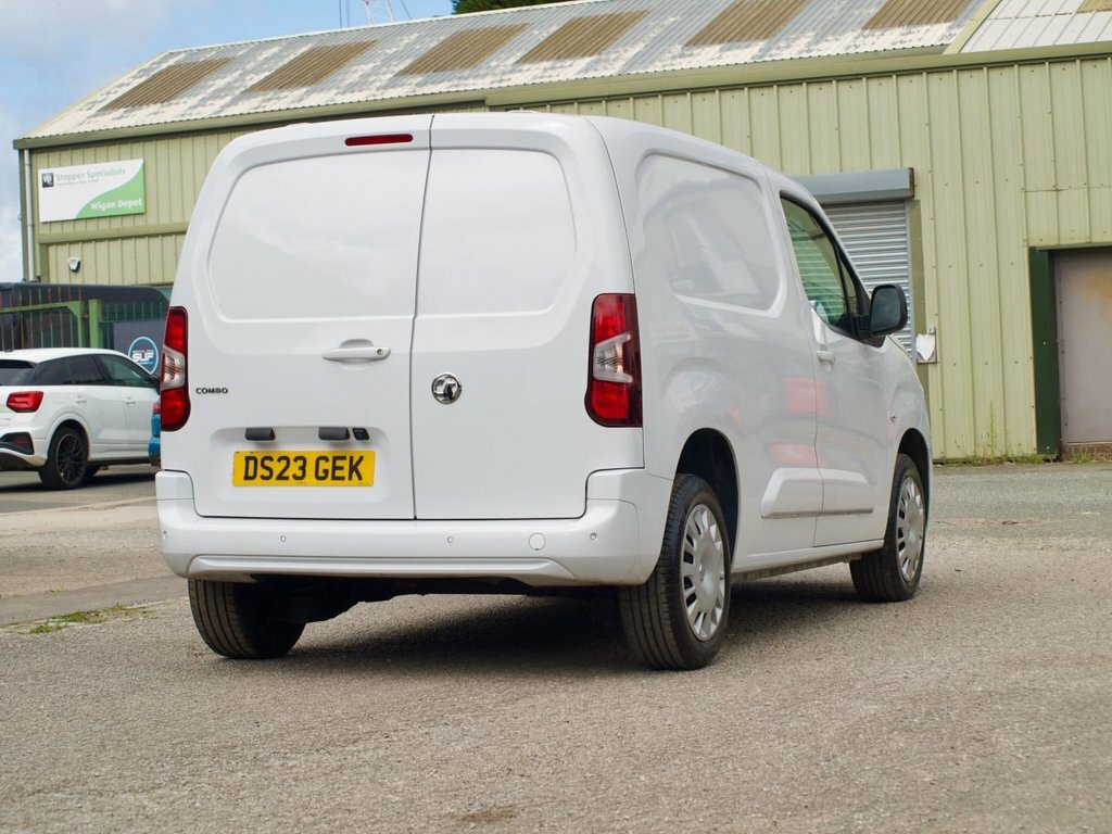 Vauxhall Combo 1.5L Pro White #4