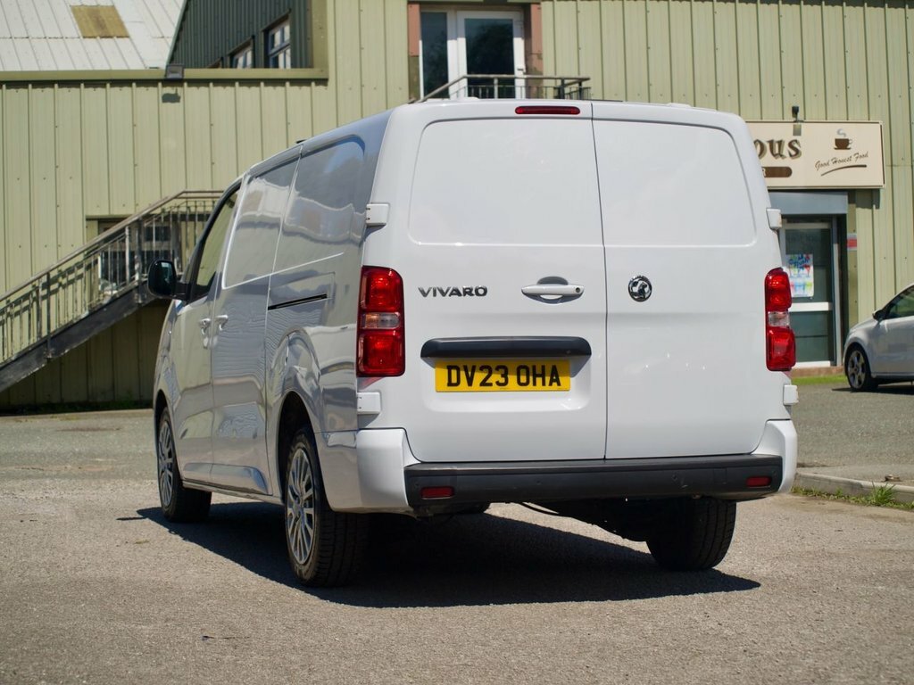 Vauxhall Vivaro 1.5L Pro 6Dr White #2