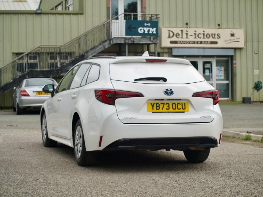 Toyota Corolla Mpv YB73OCU White #2