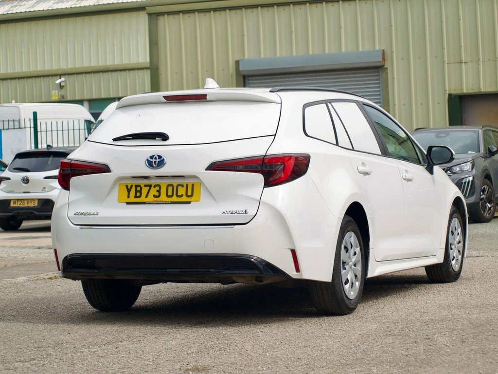 Toyota Corolla Mpv YB73OCU White #4