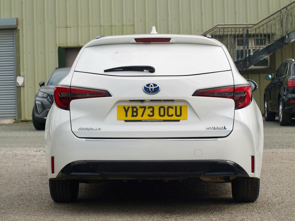 Toyota Corolla Mpv YB73OCU White #3