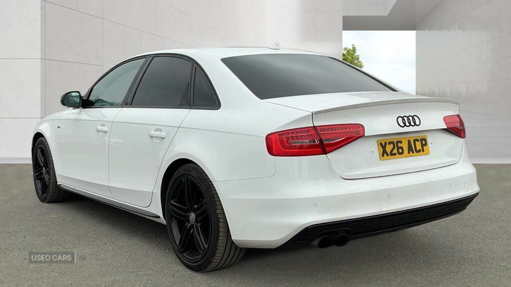 Audi A4 2.0 Tdi 150 Black Edition Plus White #3
