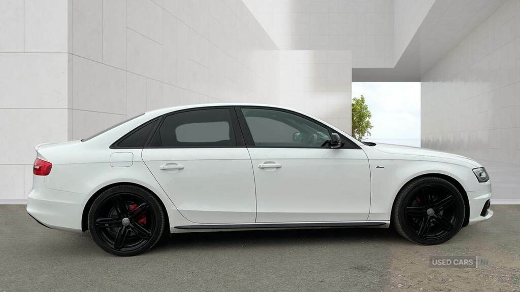 Audi A4 2.0 Tdi 150 Black Edition Plus White #5