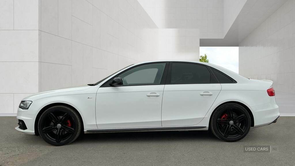 Audi A4 2.0 Tdi 150 Black Edition Plus White #6