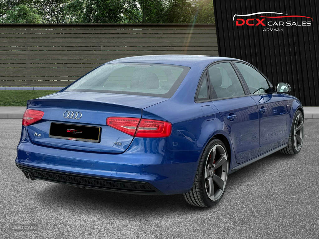 Audi A4 2.0 Tdi 150 Black Edition Plus Blue #4