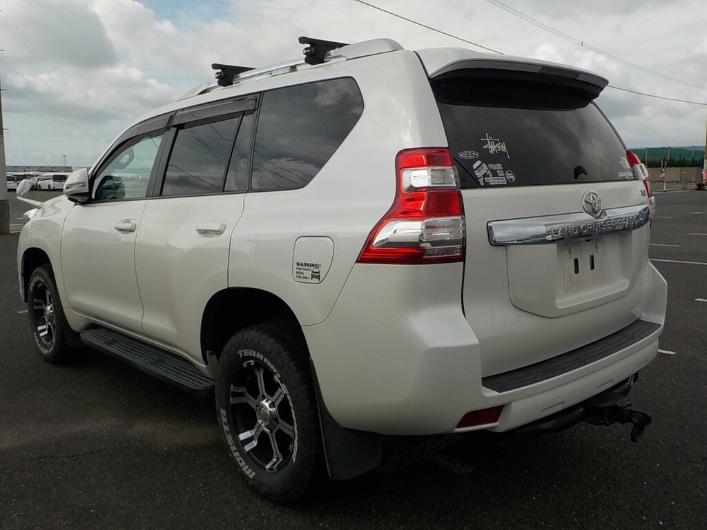 Toyota Land Cruiser Suv 2.8 D-4d Tx Package Parado Jdm Rust Free 2016 White #3