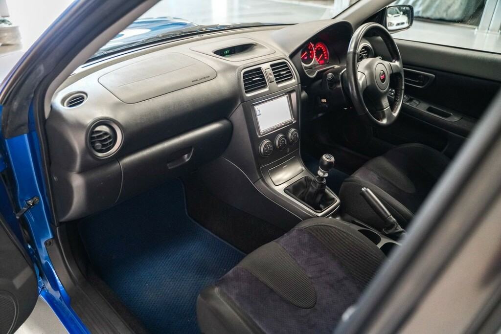 Subaru Impreza Saloon Blue #16