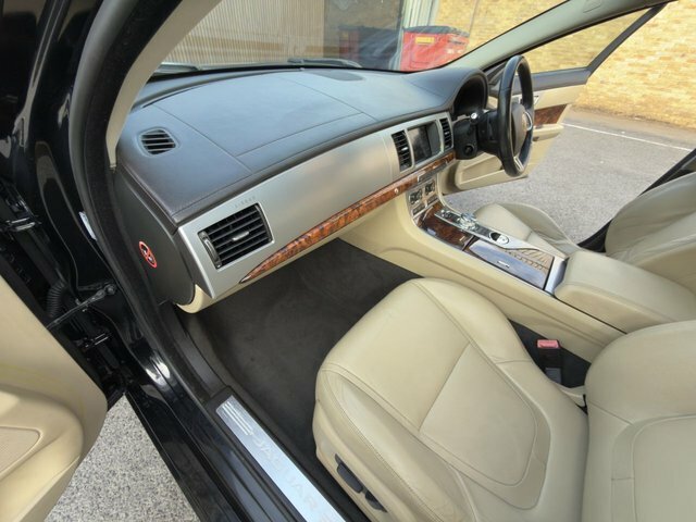 Jaguar XF   #21
