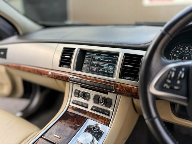 Jaguar XF   #47
