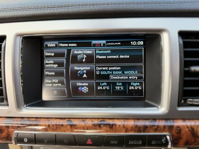 Jaguar XF   #34