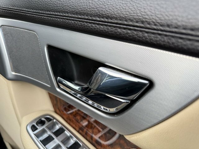Jaguar XF   #25