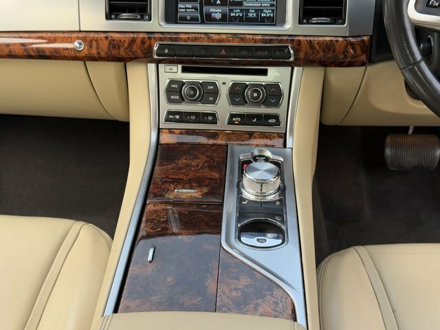 Jaguar XF   #23